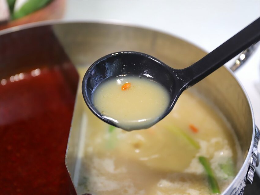 花花世界鍋物WHATSWORLDresort -高雄左營旗艦店-火鍋界中的唯一奇葩：台南知名網美火鍋店插旗高雄啦!!!振興五倍券方案吃大餐送2000.超優惠! - 進食的巨鼠