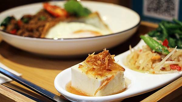 /tmp/phpO735b1 /tmp/phpO735b1