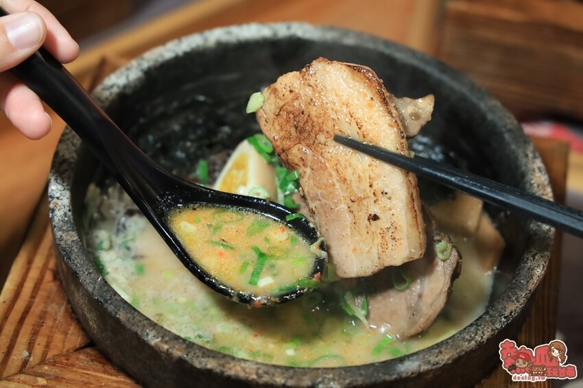 【台南拉麵】台南第一家日本石燒火山拉麵,讓你分秒都吃到熱呼呼的美味拉麵:Jo-sho石燒火山拉麵 - 熱血玩台南。跳躍新世界