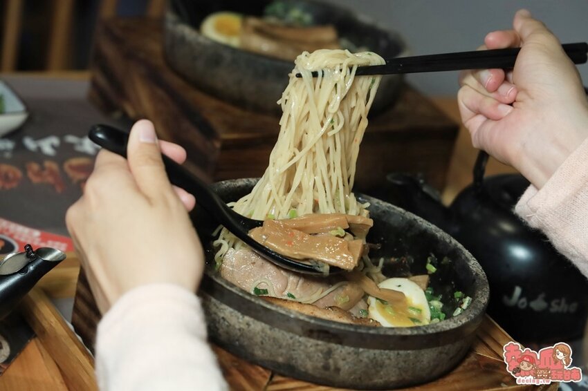 【台南拉麵】台南第一家日本石燒火山拉麵,讓你分秒都吃到熱呼呼的美味拉麵:Jo-sho石燒火山拉麵 - 熱血玩台南。跳躍新世界