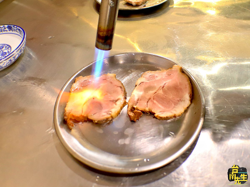 台南唯一石燒火山拉麵/不用出國一秒到日本/300度高溫石鍋保溫/真材食料熬湯不用大骨粉/一開店就有客人上門/內用可免費加麵一次