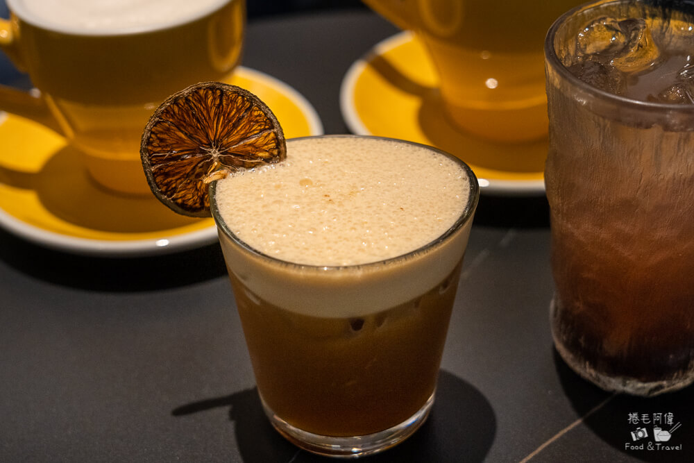 高雄咖啡館推薦！小啡巷 Coffee Alley質感咖啡館，捷運市議會站咖啡廳。