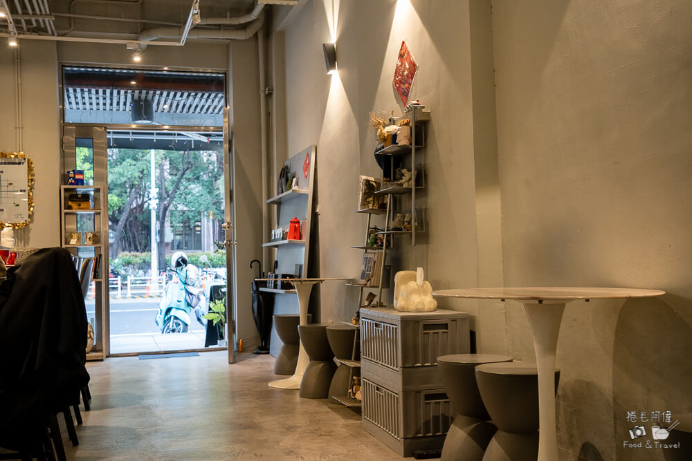 高雄咖啡館推薦！小啡巷 Coffee Alley質感咖啡館，捷運市議會站咖啡廳。