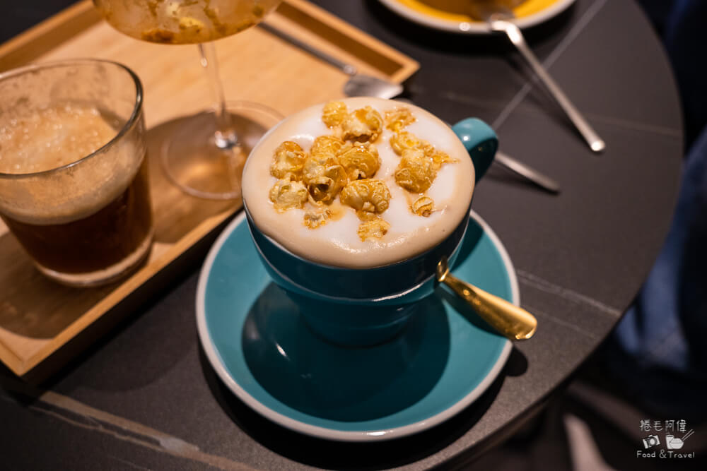 高雄咖啡館推薦！小啡巷 Coffee Alley質感咖啡館，捷運市議會站咖啡廳。