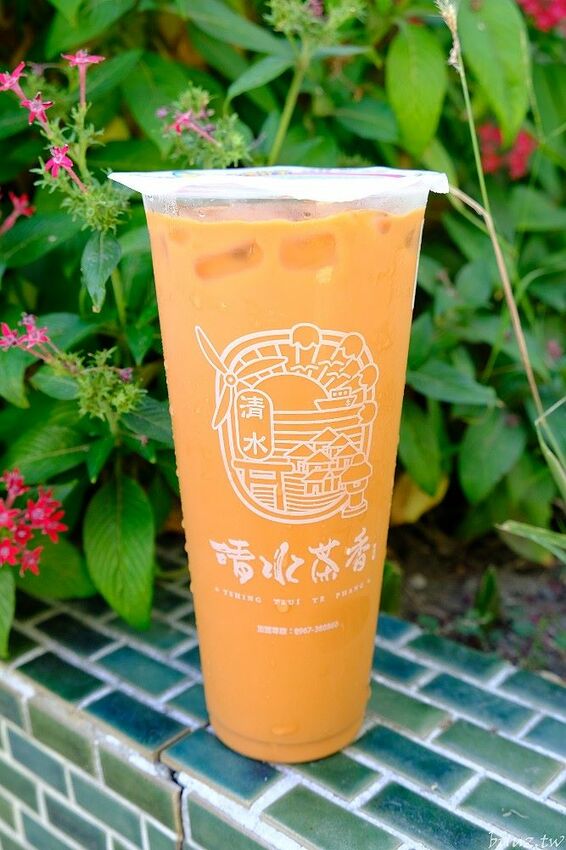 復古花磚杯手搖飲,清水茶香健行店新開幕,加1元多1杯,連三天限時優惠!