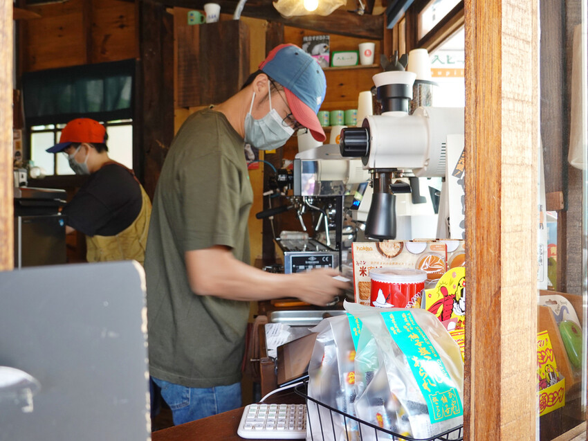 嘉義東區—Supiidoスピード｜以日系咖啡姿態 伴著百年古蹟仁武宮共生共存｜中央廣場、仁武宮、北榮街