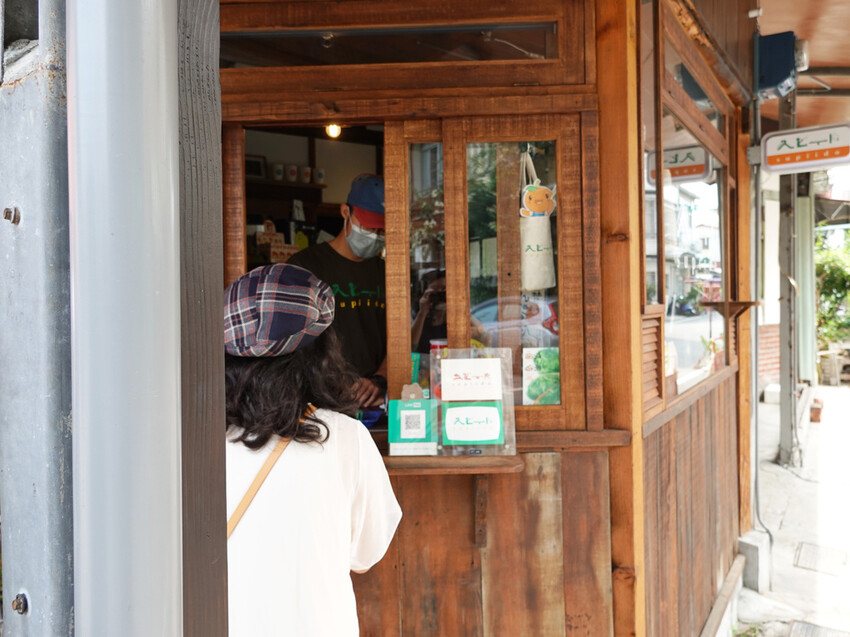 嘉義東區—Supiidoスピード｜以日系咖啡姿態 伴著百年古蹟仁武宮共生共存｜中央廣場、仁武宮、北榮街