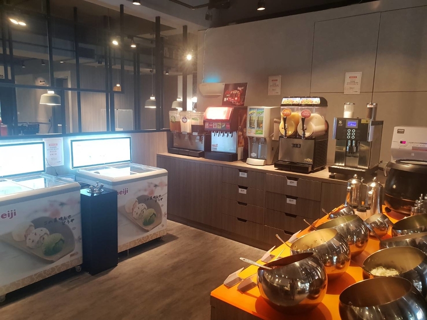 【新北.永和】很秋鍋物HEN CHO HOT POT。推牛奶個人鍋+無骨牛小排加購海鮮盤