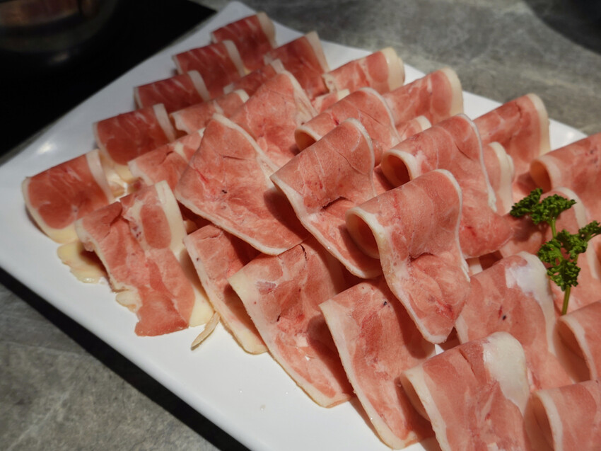 新北市永和區新北永和—很秋鍋物｜人氣強滾 很秋火鍋新美學｜福和路、永和區公所、永和國中