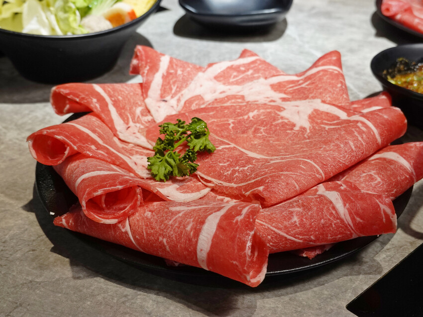 新北市永和區新北永和—很秋鍋物｜人氣強滾 很秋火鍋新美學｜福和路、永和區公所、永和國中