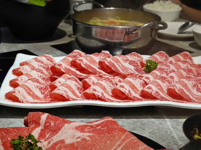 新北市永和區新北永和—很秋鍋物｜人氣強滾 很秋火鍋新美學｜福和路、永和區公所、永和國中