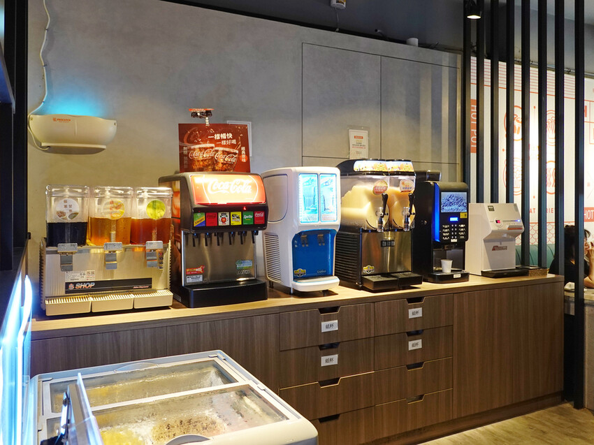 新北市永和區新北永和—很秋鍋物｜人氣強滾 很秋火鍋新美學｜福和路、永和區公所、永和國中