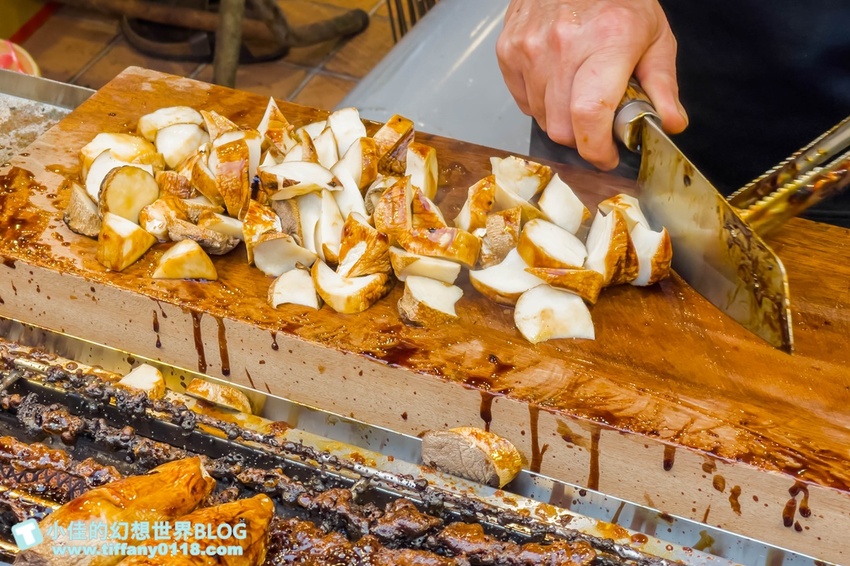 [士林夜市美食]燒烤杏鮑菇/士林夜市必買超人氣排隊美食/有機杏鮑菇多汁又好吃