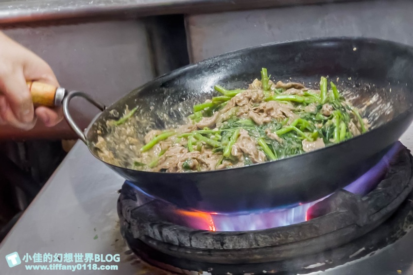 [士林夜市美食]士林生炒羊肉/深夜排隊美食也有店面/獨門沙茶醬老饕最愛/士林夜市必吃排隊美食推薦