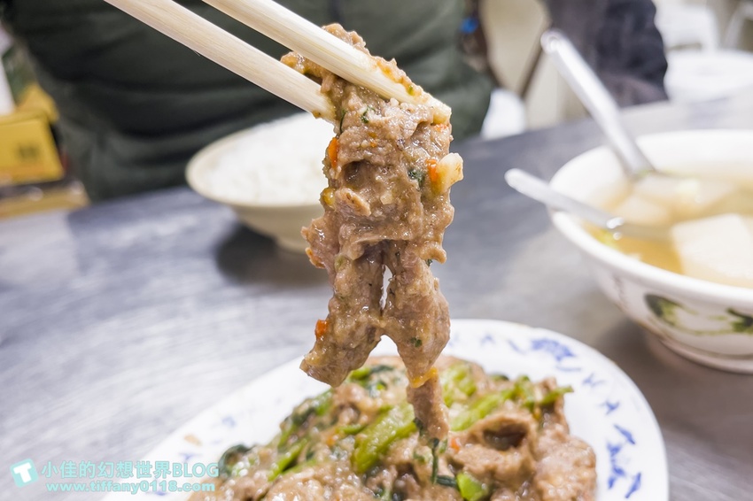 [士林夜市美食]士林生炒羊肉/深夜排隊美食也有店面/獨門沙茶醬老饕最愛/士林夜市必吃排隊美食推薦