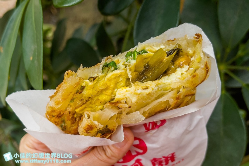 [士林美食]士林站林家蔥抓餅/士林捷運站美食推薦/酸菜+九層塔+起司+蛋超邪惡又好吃