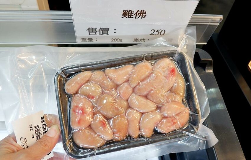 裕泰海產超市。帝王蟹、龍蝦、現切生魚片等高檔年菜這裡買，冷凍、活體海鮮專賣，環中路海鮮批發推薦 - 🍎 蘋果話日常🍎