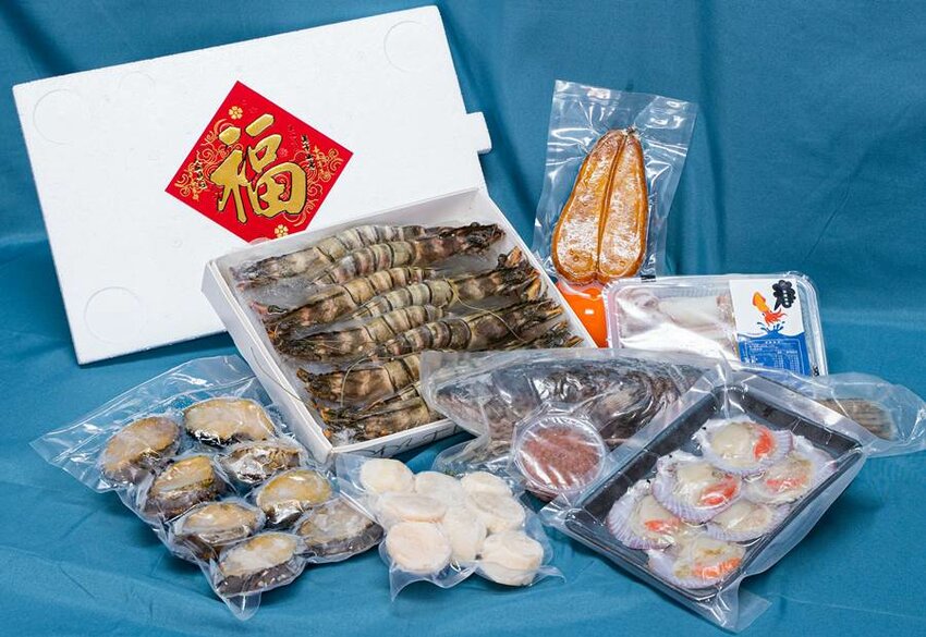 裕泰海產超市。帝王蟹、龍蝦、現切生魚片等高檔年菜這裡買，冷凍、活體海鮮專賣，環中路海鮮批發推薦 - 🍎 蘋果話日常🍎