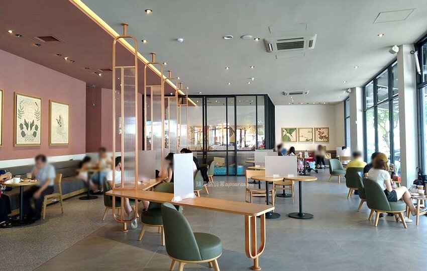 裕泰海產超市。帝王蟹、龍蝦、現切生魚片等高檔年菜這裡買，冷凍、活體海鮮專賣，環中路海鮮批發推薦 - 🍎 蘋果話日常🍎