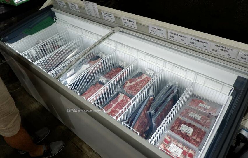 裕泰海產超市。帝王蟹、龍蝦、現切生魚片等高檔年菜這裡買，冷凍、活體海鮮專賣，環中路海鮮批發推薦 - 🍎 蘋果話日常🍎