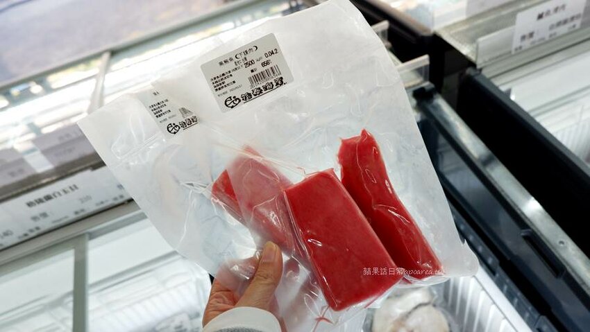 裕泰海產超市。帝王蟹、龍蝦、現切生魚片等高檔年菜這裡買，冷凍、活體海鮮專賣，環中路海鮮批發推薦 - 🍎 蘋果話日常🍎