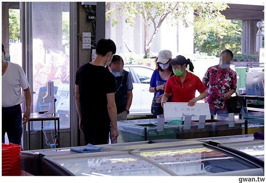 台中超好逛的水產超市在這裡，消費滿額加購蛤蜊只要11元！