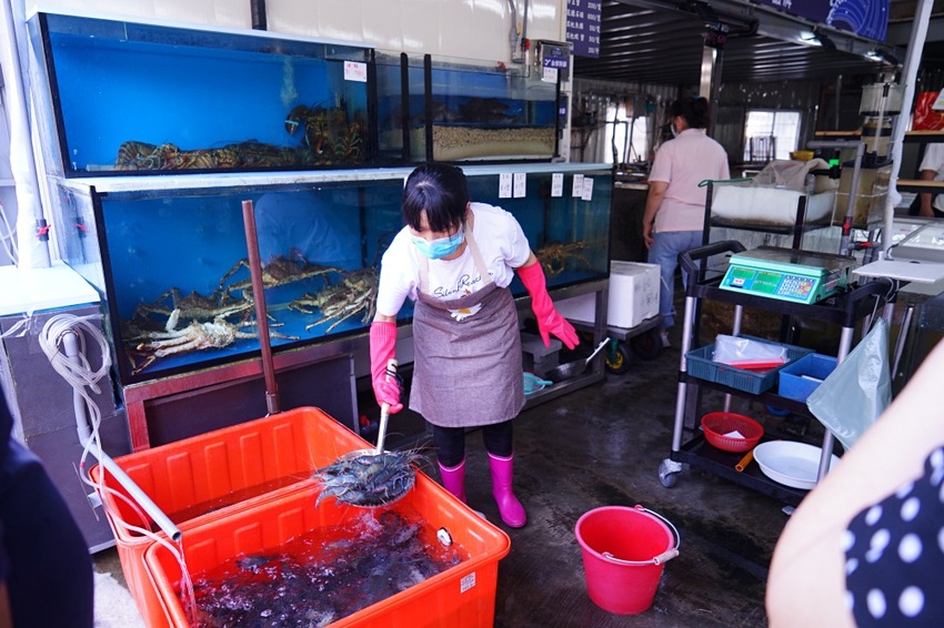 台中超好逛的水產超市在這裡，消費滿額加購蛤蜊只要11元！