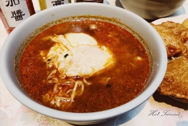 觀光城雪乳冰:【台南美食】在地超過30年的人氣冰品店!煮泡麵創始店,炸物雪乳冰更不可錯過:維美雪乳冰