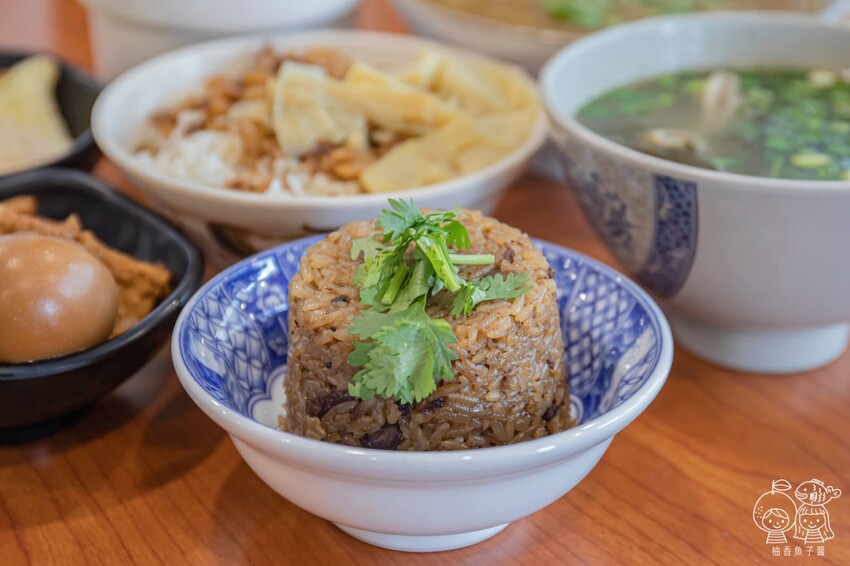 王爺王肉羹,水湳中央公園美食,銅板價肉羹、炒麵、米糕、爌肉飯與綜合湯,盲點也不怕踩雷!