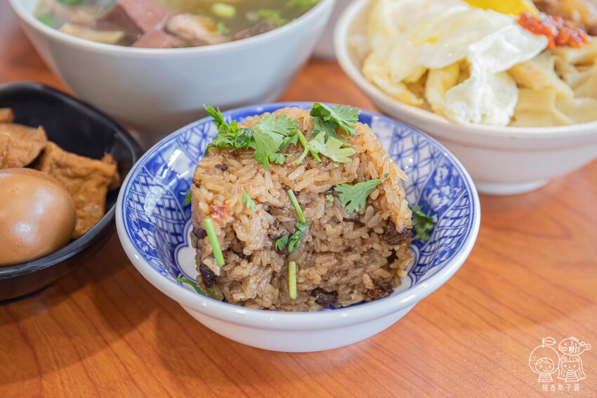 王爺王肉羹,水湳中央公園美食,銅板價肉羹、炒麵、米糕、爌肉飯與綜合湯,盲點也不怕踩雷!