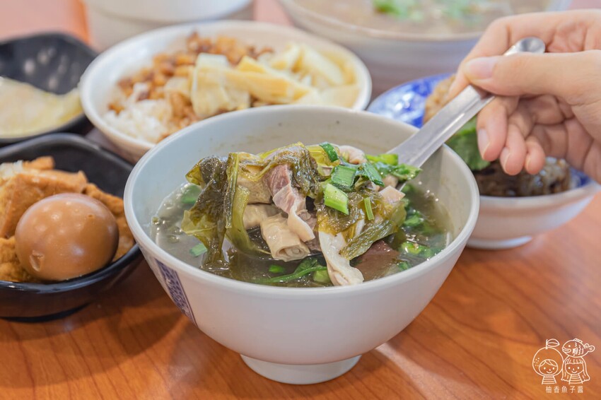 王爺王肉羹,水湳中央公園美食,銅板價肉羹、炒麵、米糕、爌肉飯與綜合湯,盲點也不怕踩雷!