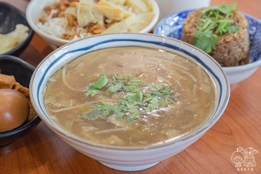 王爺王肉羹,水湳中央公園美食,銅板價肉羹、炒麵、米糕、爌肉飯與綜合湯,盲點也不怕踩雷!