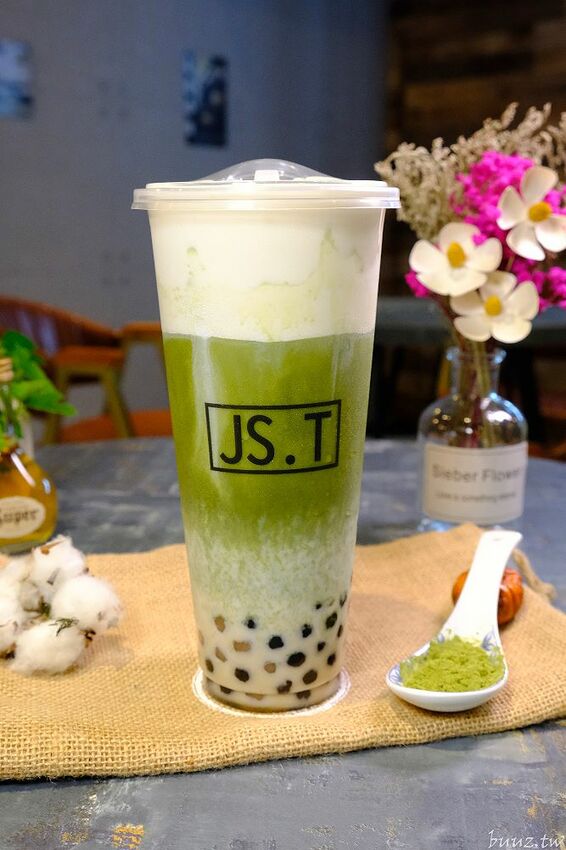 英倫風茶飲店有賣紅豆餅、雞蛋糕!家食Tea旗艦店,下午茶來杯西瓜抹茶拿鐵配紅豆餅!