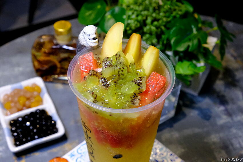 英倫風茶飲店有賣紅豆餅、雞蛋糕!家食Tea旗艦店,下午茶來杯西瓜抹茶拿鐵配紅豆餅!