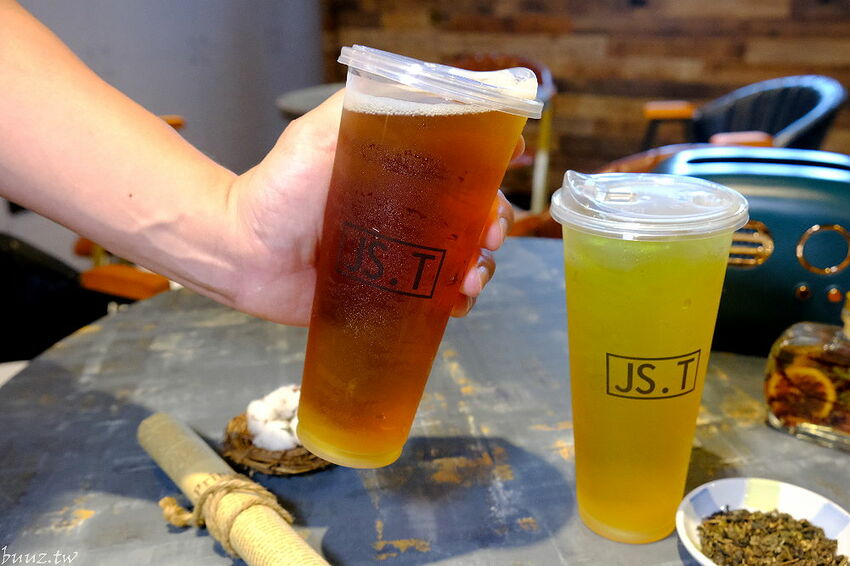 英倫風茶飲店有賣紅豆餅、雞蛋糕!家食Tea旗艦店,下午茶來杯西瓜抹茶拿鐵配紅豆餅!