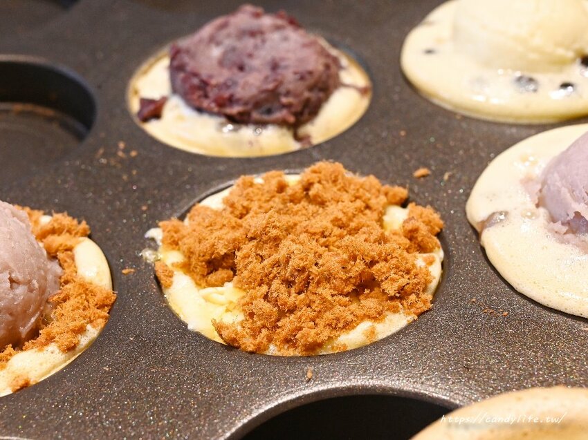 家食Tea｜可以內用的手搖飲，裝潢超美，創意飲品，獨家香濃抹茶搭配現打西瓜汁，還有好吃現烤脆皮紅豆餅～