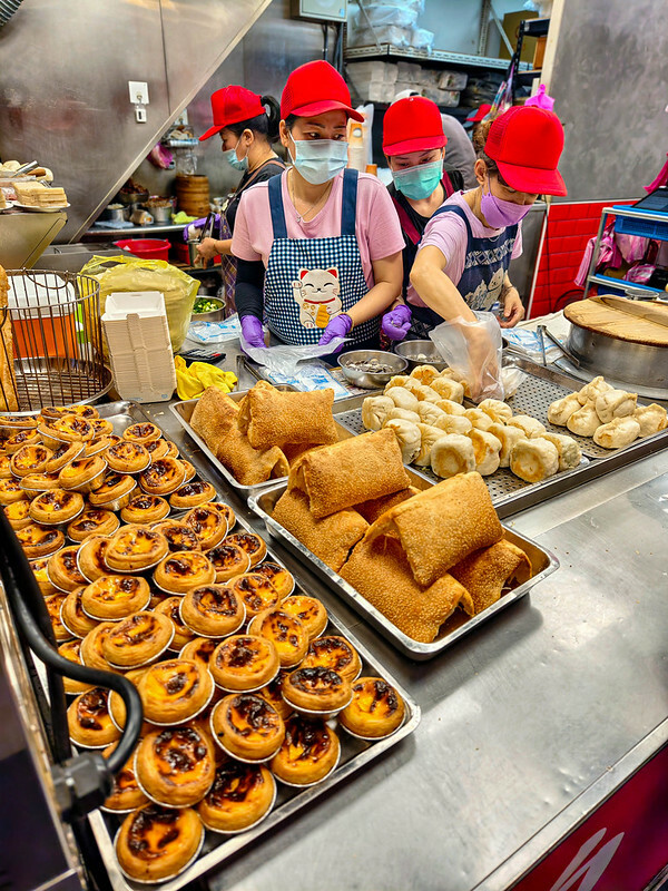 台北宵夜推薦！傳說中的曾家豆漿，夜貓族最愛葡式蛋塔 爆汁煎包必吃。