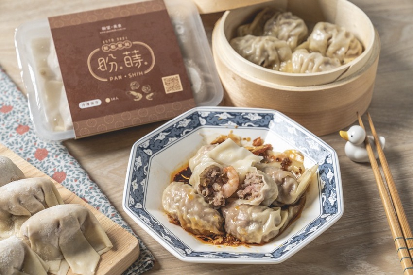 宅配美食 盼蒔｜飽滿大餛飩底加！高人氣網路美食「盼蒔」，北海道「干貝餛飩」甘甜又涮嘴！ · 算命的說我很愛吃