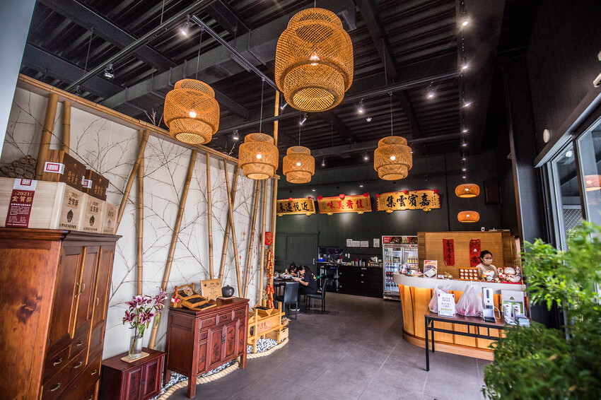 南投縣竹山鎮饗富滬川台菜窯烤雞｜滿滿雞汁大奔流！皮脆肉嫩極品烤全雞