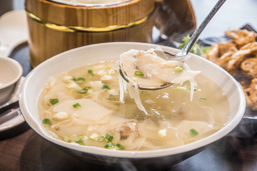 南投縣竹山鎮饗富滬川台菜窯烤雞｜滿滿雞汁大奔流！皮脆肉嫩極品烤全雞