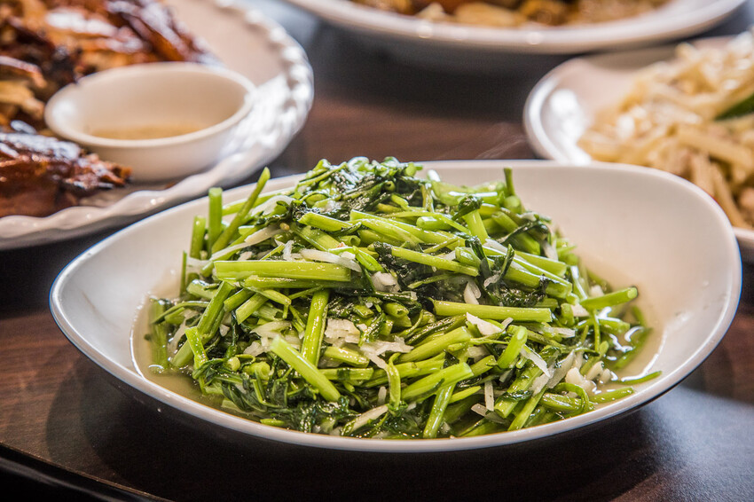 南投縣竹山鎮饗富滬川台菜窯烤雞｜滿滿雞汁大奔流！皮脆肉嫩極品烤全雞