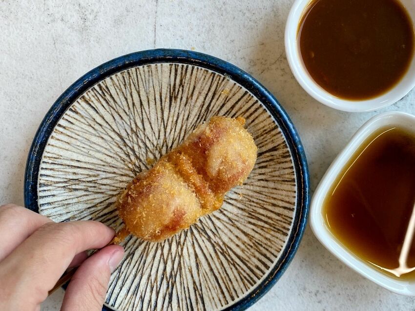 [台南中西區] 台南必吃日式串炸！福吉串炸 ｜超肥美的廣島牡蠣竟然只要40元？！必沾店家特製三種沾醬｜內附菜單