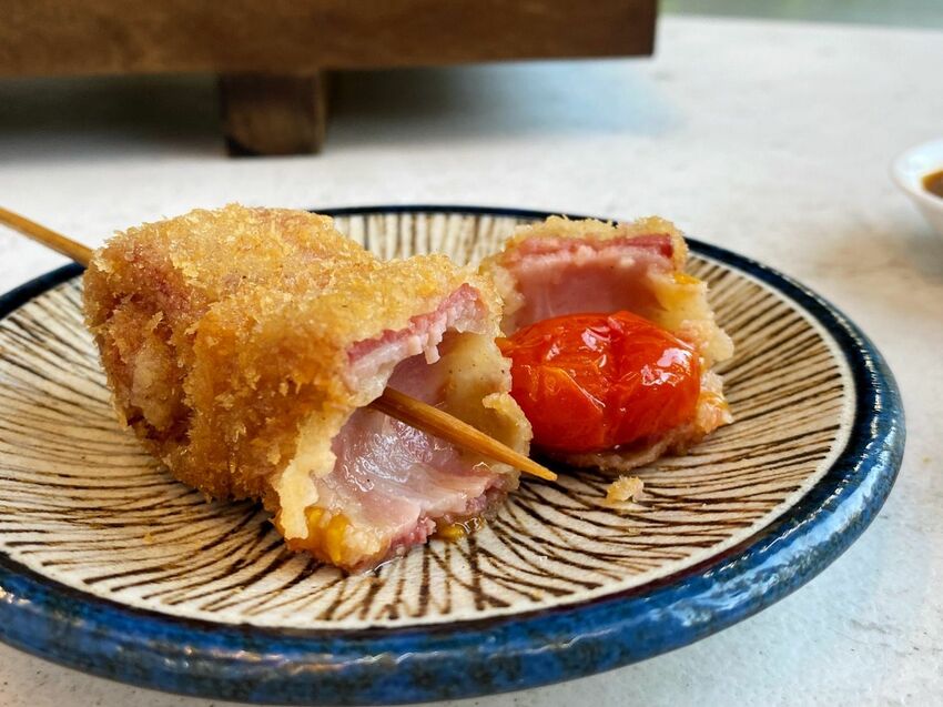 [台南中西區] 台南必吃日式串炸！福吉串炸 ｜超肥美的廣島牡蠣竟然只要40元？！必沾店家特製三種沾醬｜內附菜單