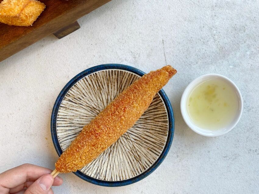 [台南中西區] 台南必吃日式串炸！福吉串炸 ｜超肥美的廣島牡蠣竟然只要40元？！必沾店家特製三種沾醬｜內附菜單