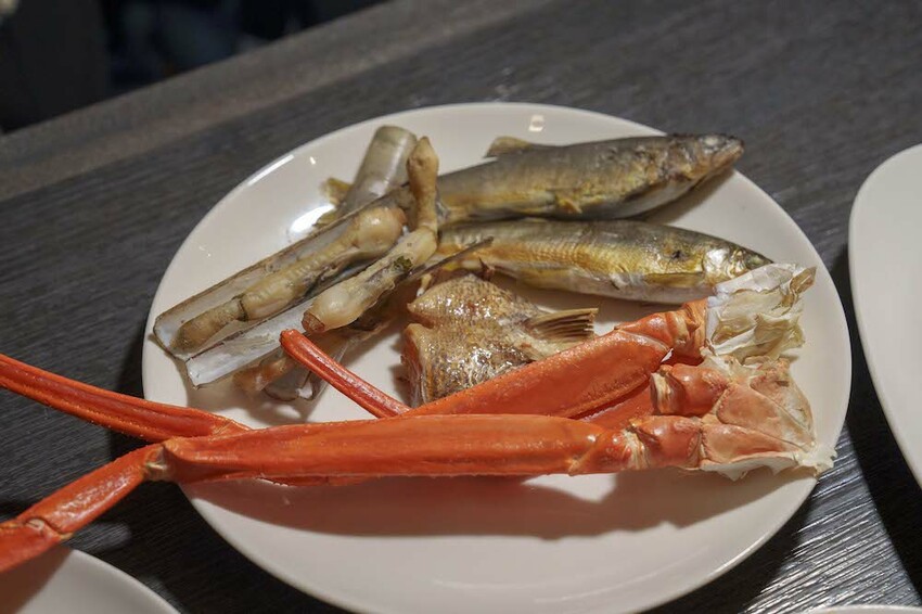 宜蘭美食 MU TABLE寒沐酒店｜溫泉 度假 美食一應俱全 再送日本來回機票!!! · 算命的說我很愛吃