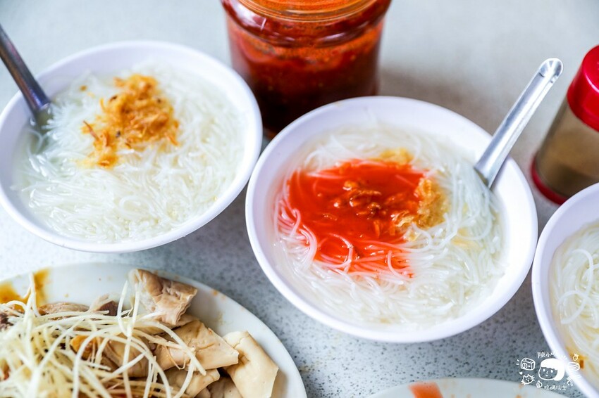 台北市萬華區在地人推薦巷弄美食，超隱密米粉湯，必點黑白切！每天只賣五小時喔～