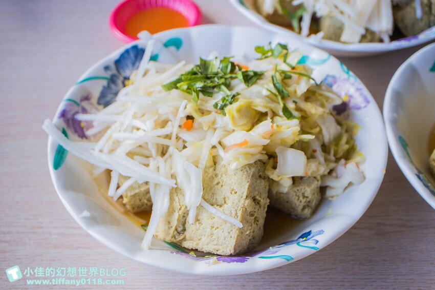 花蓮縣花蓮市[花蓮美食]玉里橋頭臭豆腐花蓮店/自製豆腐+3段高溫油炸/獨家配料+外酥內嫩/花蓮必吃排隊名店