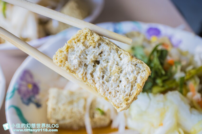 花蓮縣花蓮市[花蓮美食]玉里橋頭臭豆腐花蓮店/自製豆腐+3段高溫油炸/獨家配料+外酥內嫩/花蓮必吃排隊名店