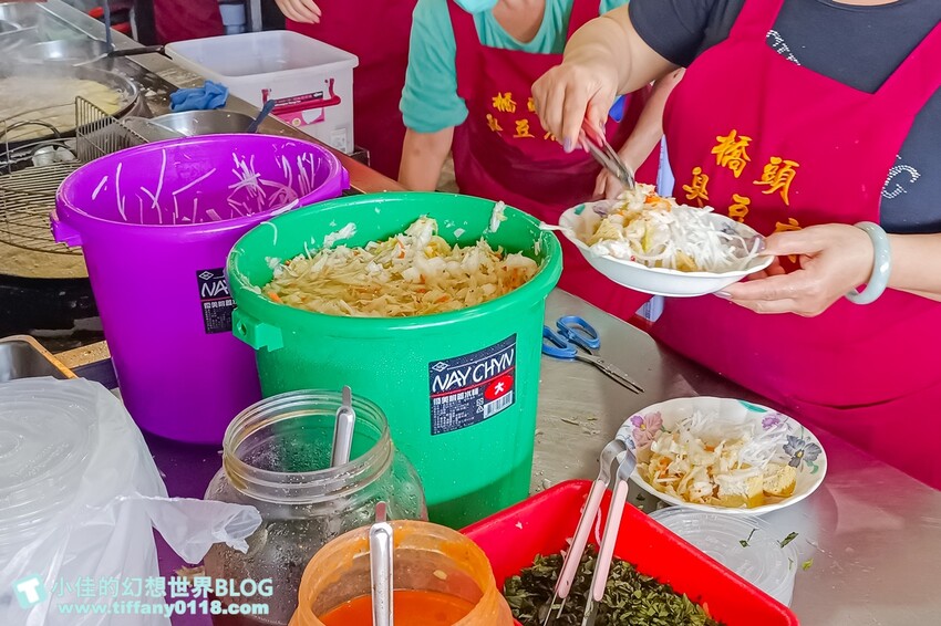 花蓮縣花蓮市[花蓮美食]玉里橋頭臭豆腐花蓮店/自製豆腐+3段高溫油炸/獨家配料+外酥內嫩/花蓮必吃排隊名店