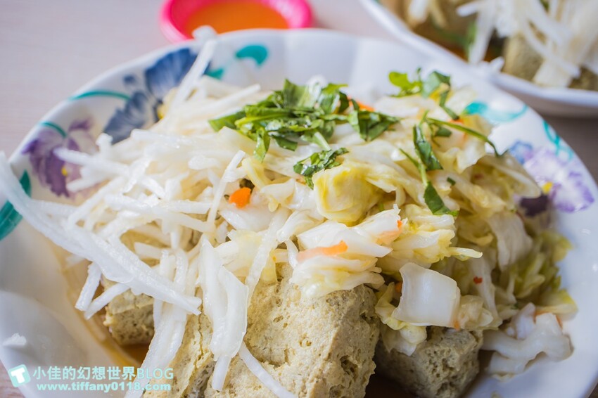 花蓮縣花蓮市[花蓮美食]玉里橋頭臭豆腐花蓮店/自製豆腐+3段高溫油炸/獨家配料+外酥內嫩/花蓮必吃排隊名店